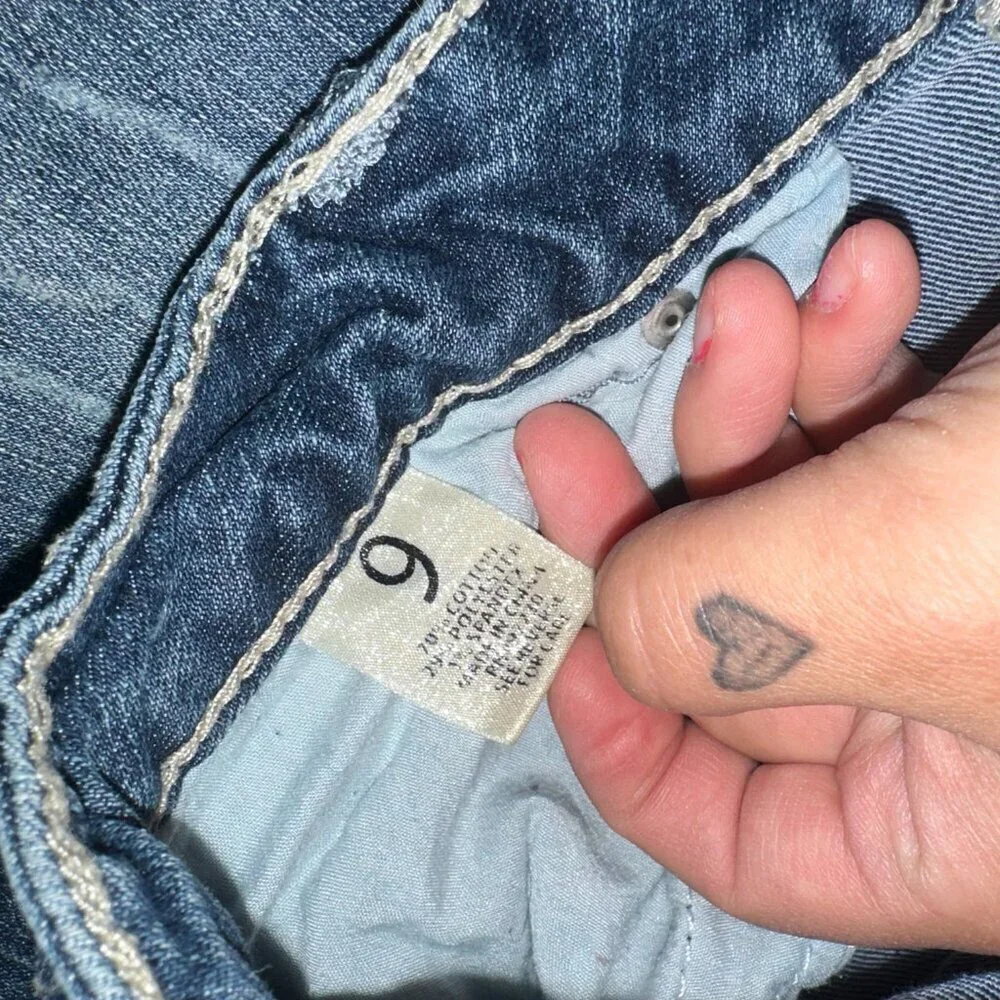 Almost Famous Women's Size 9 Skinny Jeans White Thread Low Rise Vintage 2000s - Picture 9 of 16